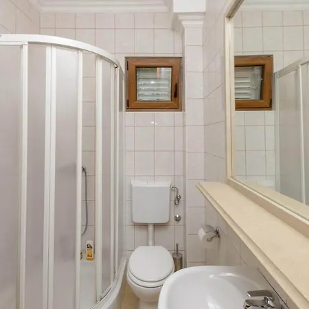 Petar - Two Bedroom With Terrace A4 1 Apartament *